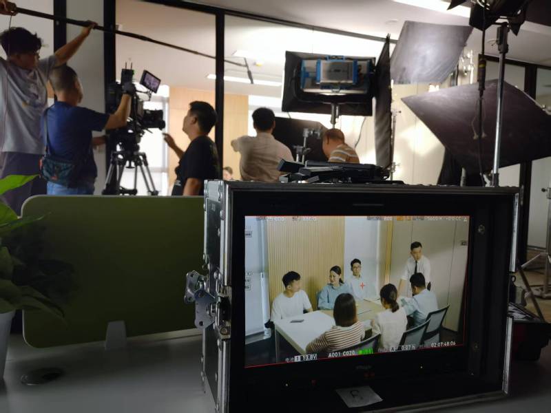 山城区TVC拍摄公司：科技产品视觉化大师，诠释未来感与功能美学