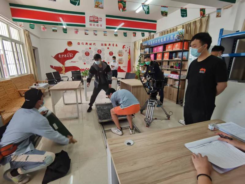山城区广告片拍摄公司：极简主义践行者，少即是多的视觉哲学